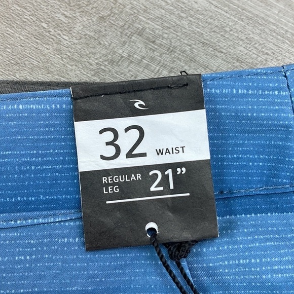 RIP CURL - RECLASSIFIED STRIPES SHORTS - Picture 8 of 11